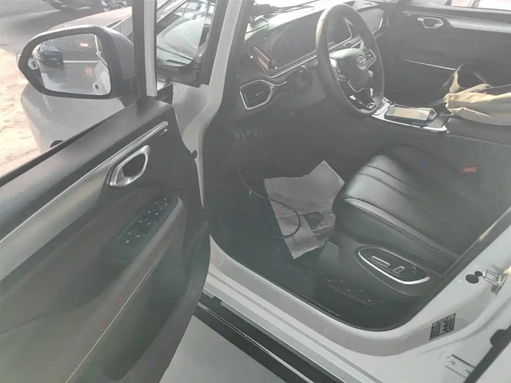 GAC Motor Trumpchi M6 2025 — фото 16