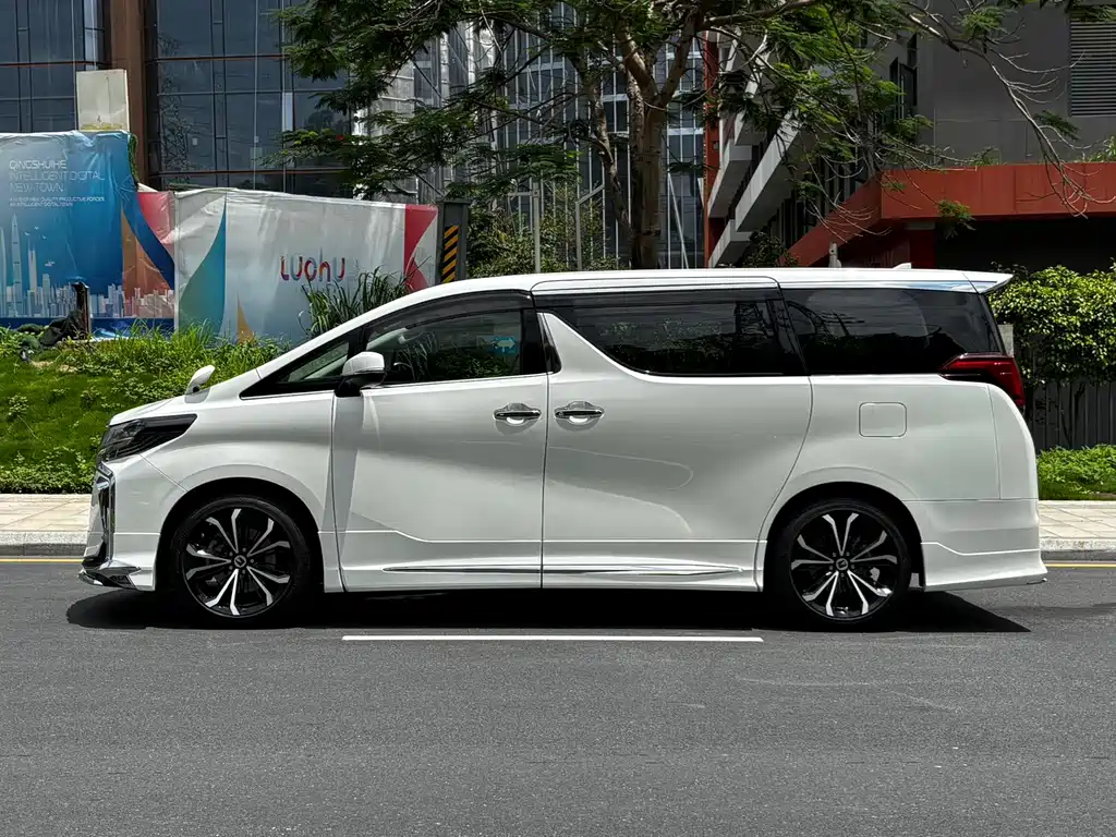 Toyota Alphard 2019 — фото 4