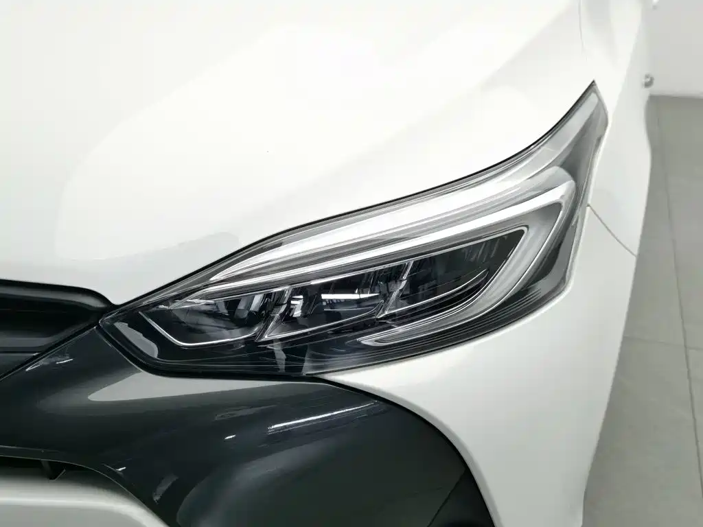 Toyota Yaris L 2021