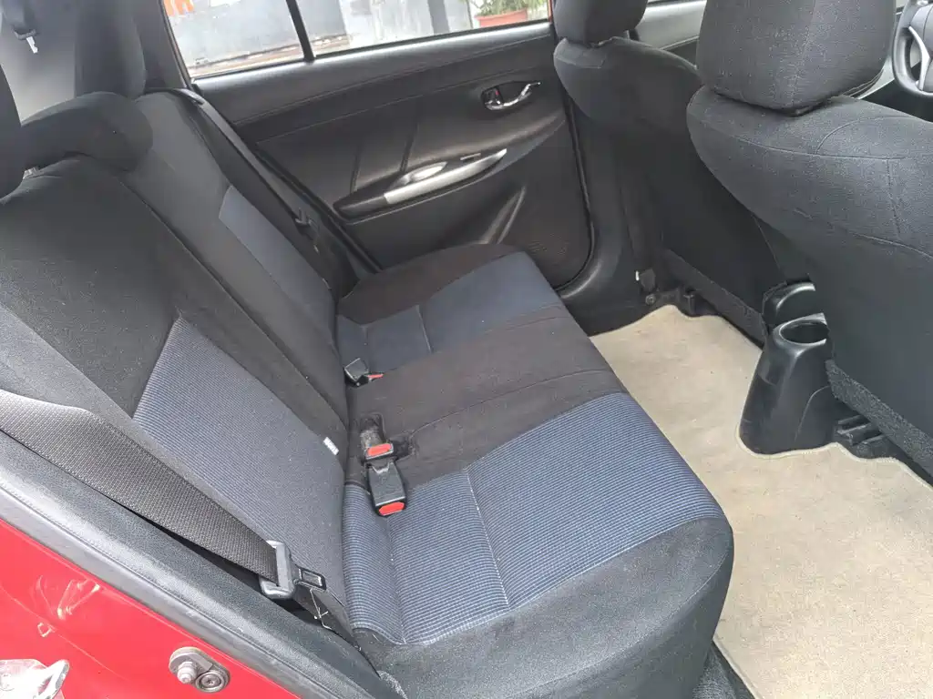 Toyota Yaris L 2015 — фото 14