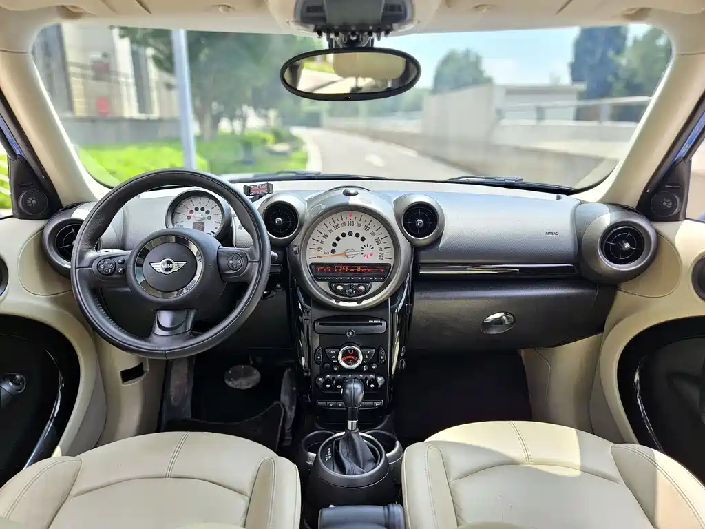 MINI Countryman 2011 — фото 17