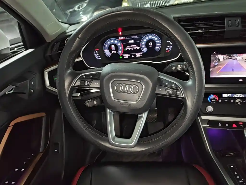 Audi Q3 2020 — фото 11