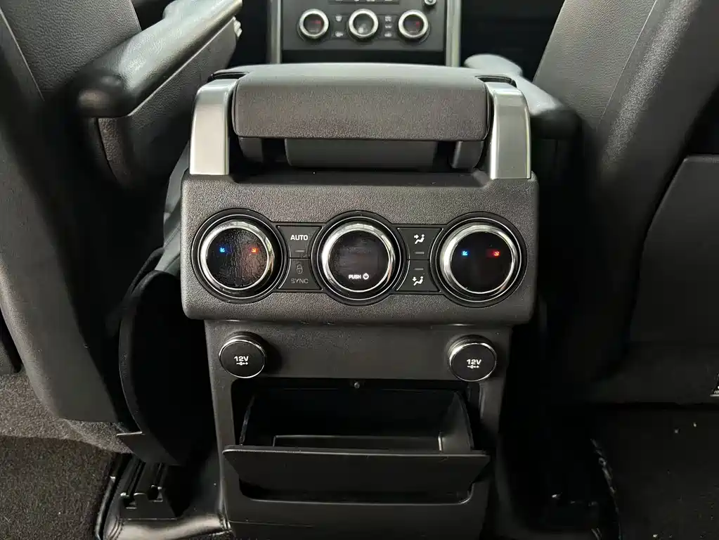 Land Rover Discovery 2019 — фото 20