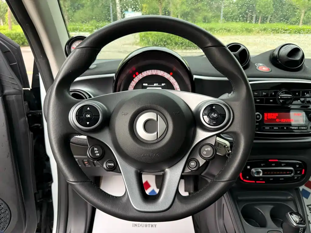 smart fortwo 2018 — фото 9