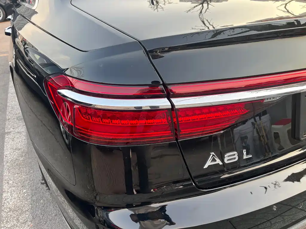 Audi A8 2020 — фото 36