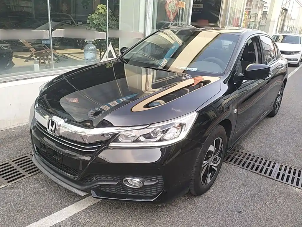 Honda Accord 2017 — фото 1