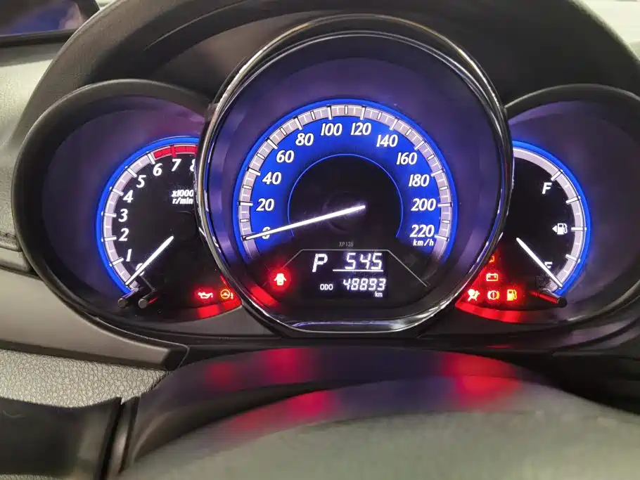 Toyota Yaris L 2018 — фото 14
