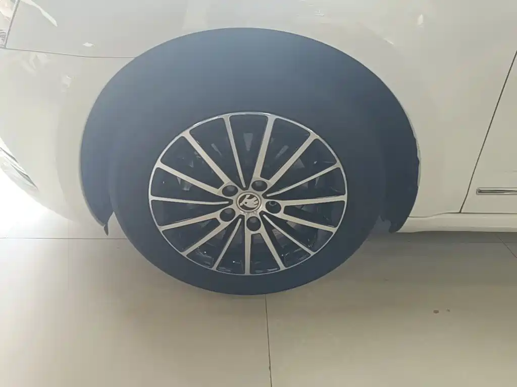 Skoda Octavia 2019 — фото 23