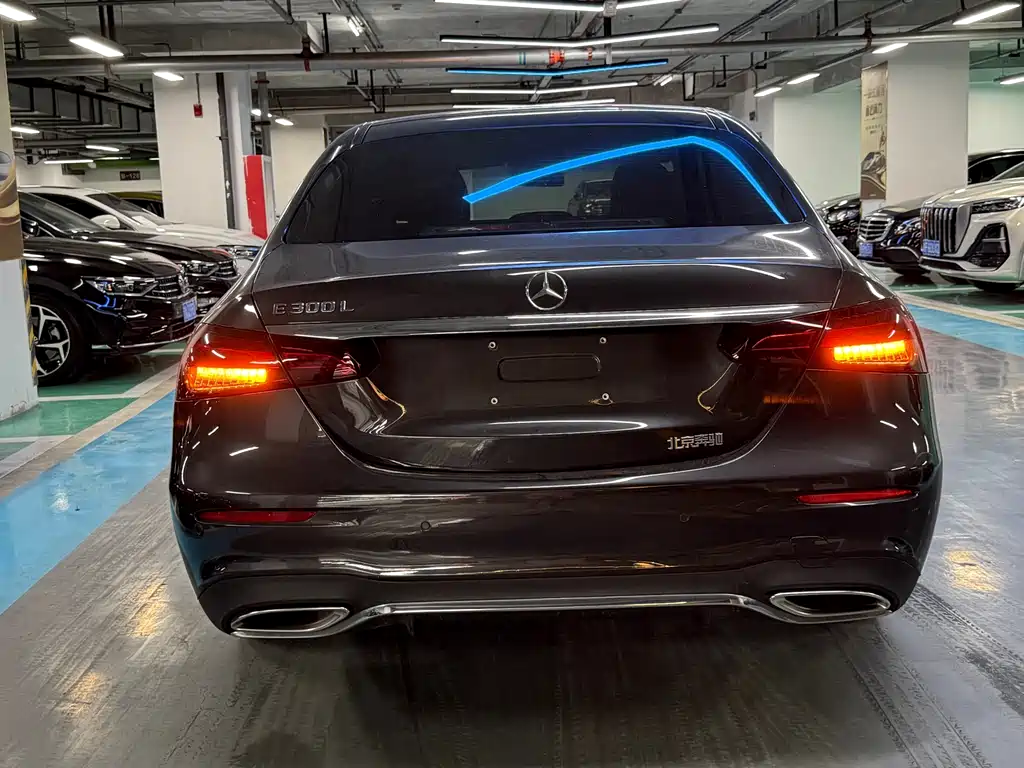 Mercedes-Benz E-Class 2021 — фото 18