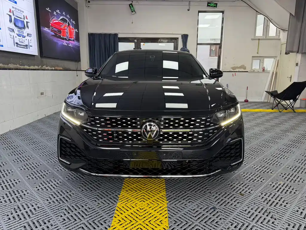 Volkswagen Passat 2023