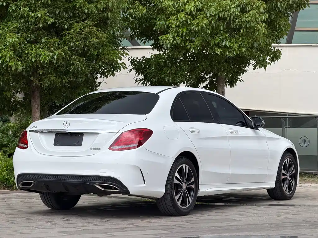 Mercedes-Benz C-Class 2017 — фото 19