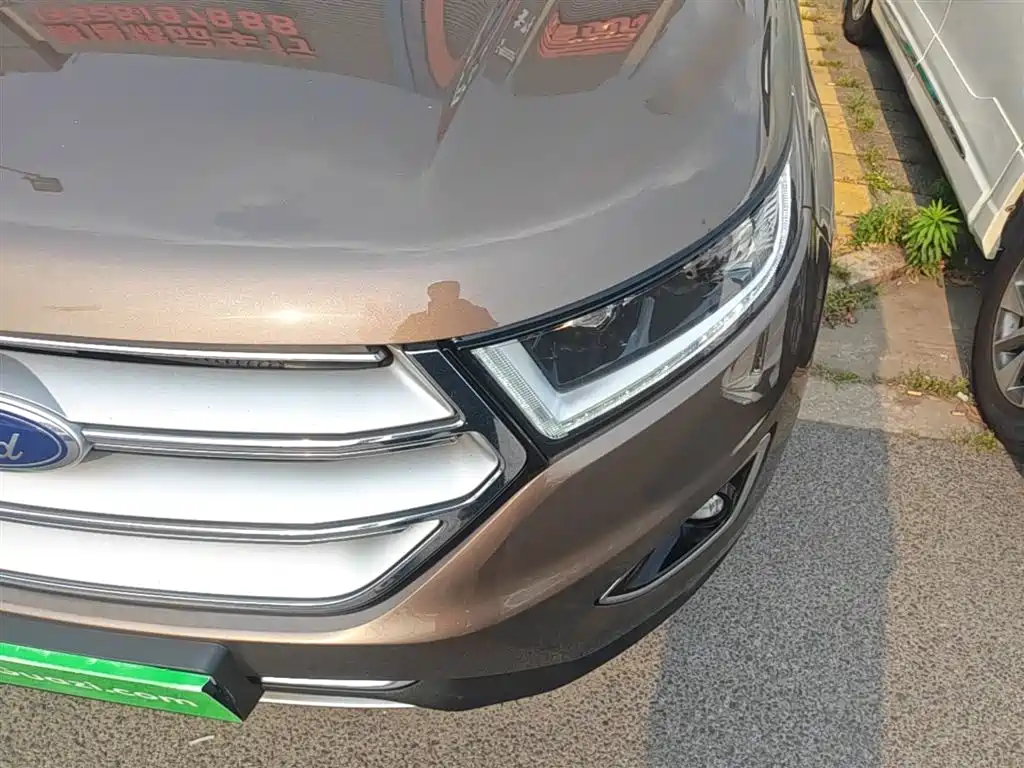 Ford Edge 2017 — фото 24