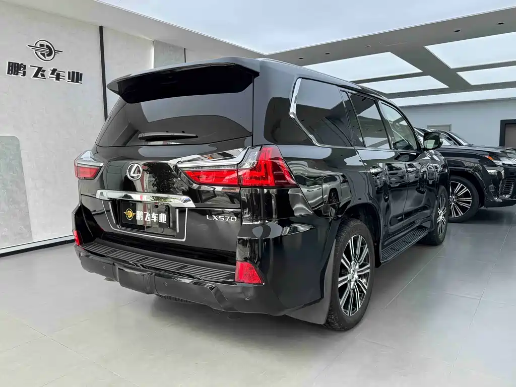 Lexus LX 2021 — фото 18
