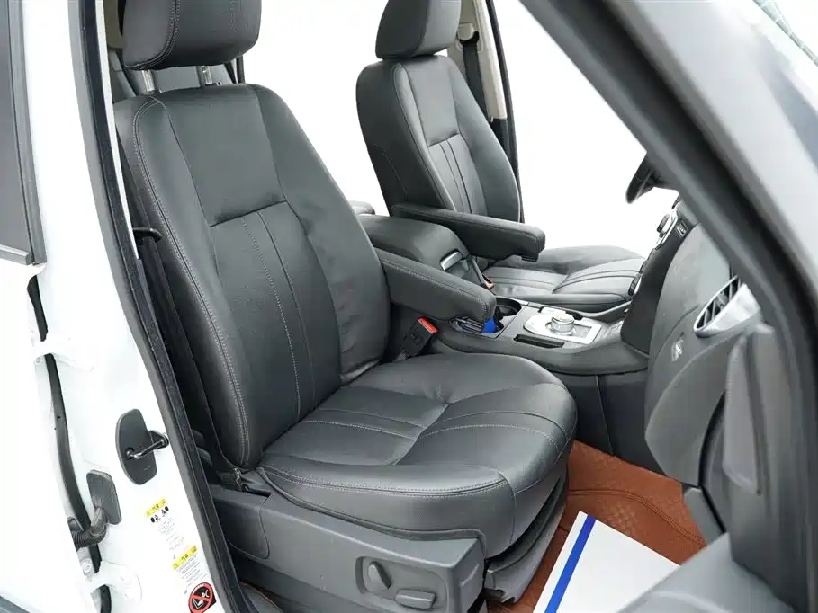 Land Rover Discovery 2014 — фото 15