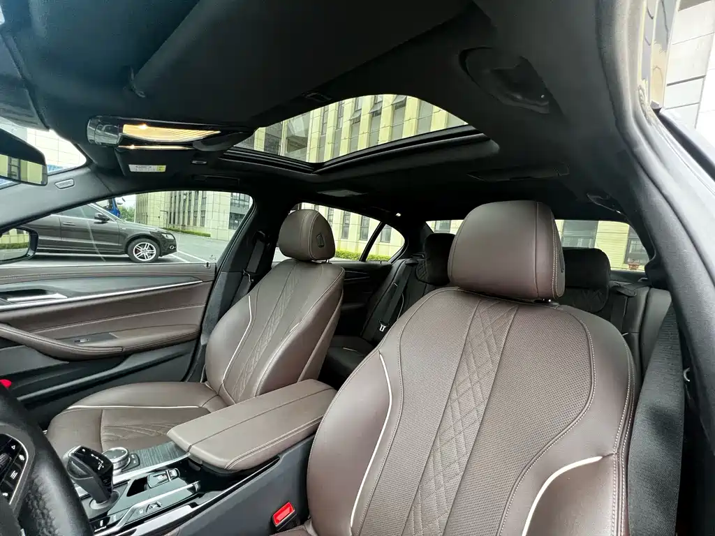 BMW 5 Series New Energy 2021 — фото 12