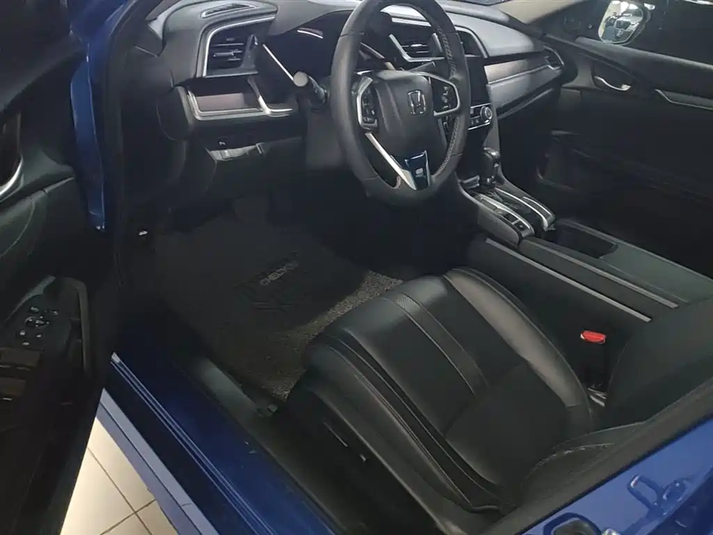 Honda Civic 2019 — фото 16