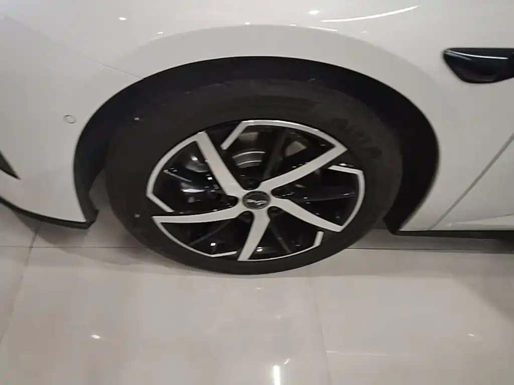 BYD Seal 07 DM-i 2025 — фото 23