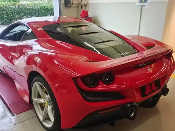 Ferrari F8 2022