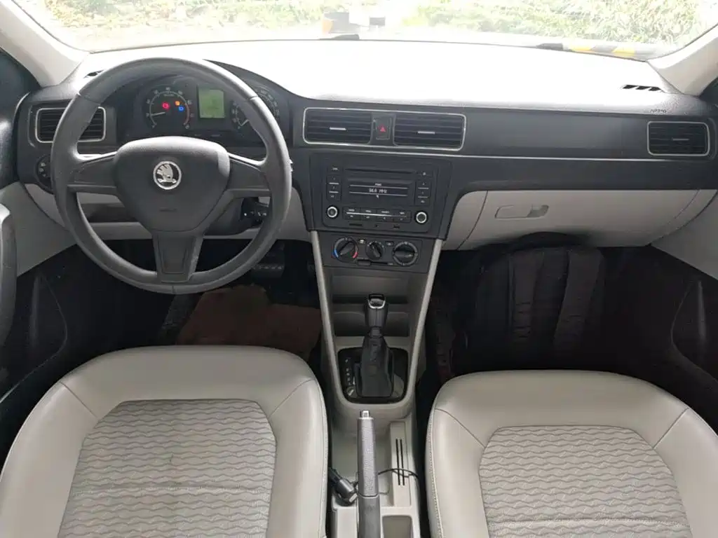 Skoda Rapid 2016 — фото 10