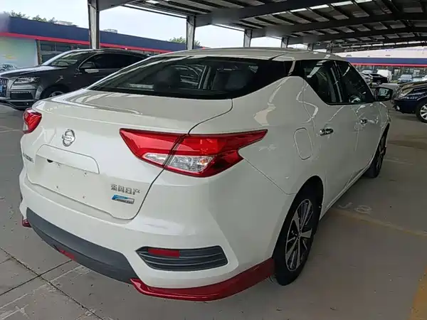 Nissan Bluebird 2020