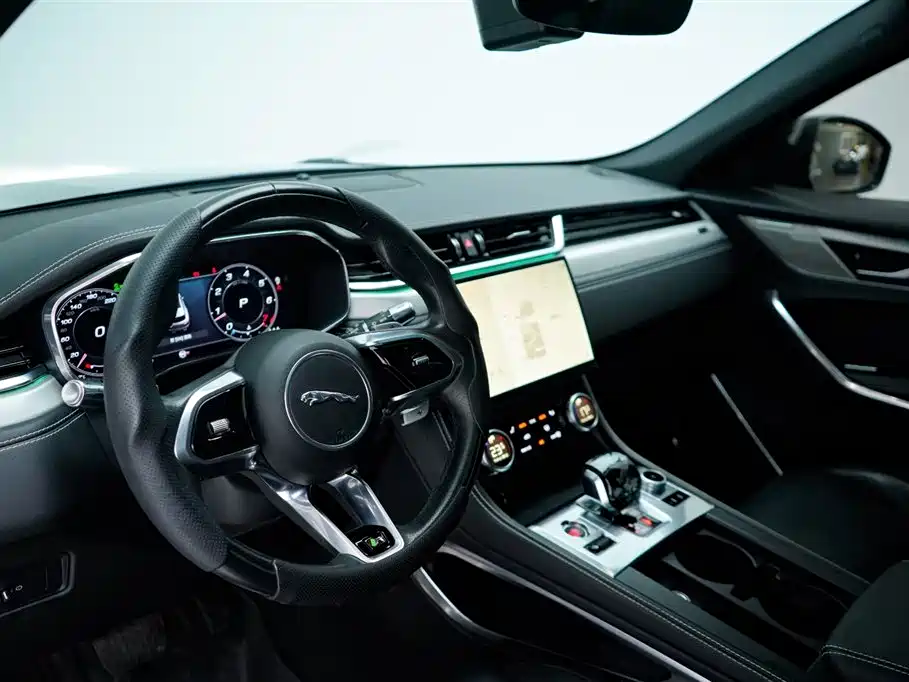 Jaguar F-PACE 2021 — фото 14