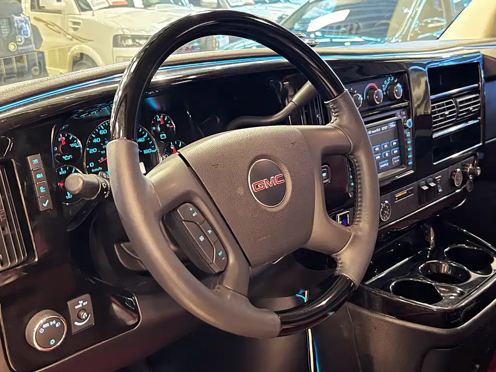 GMC Savana 2015 — фото 13