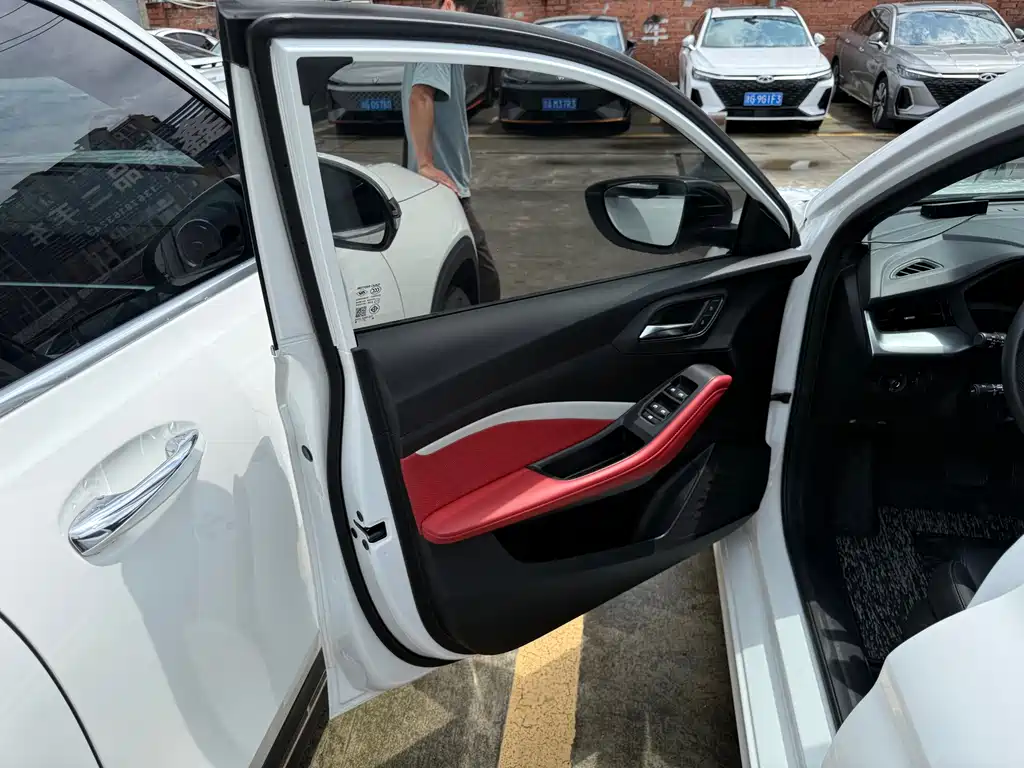 MG MG5 2022