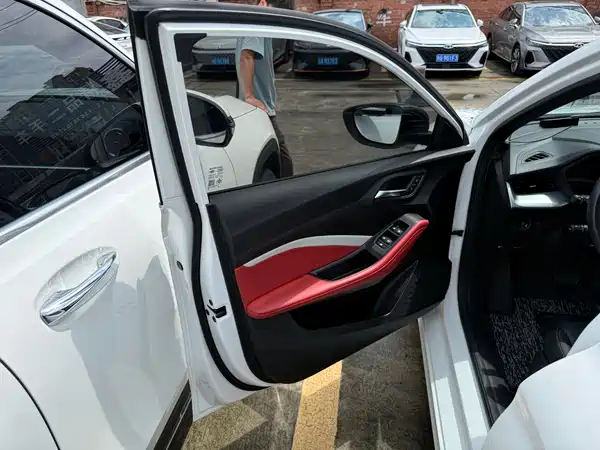 MG5 2022