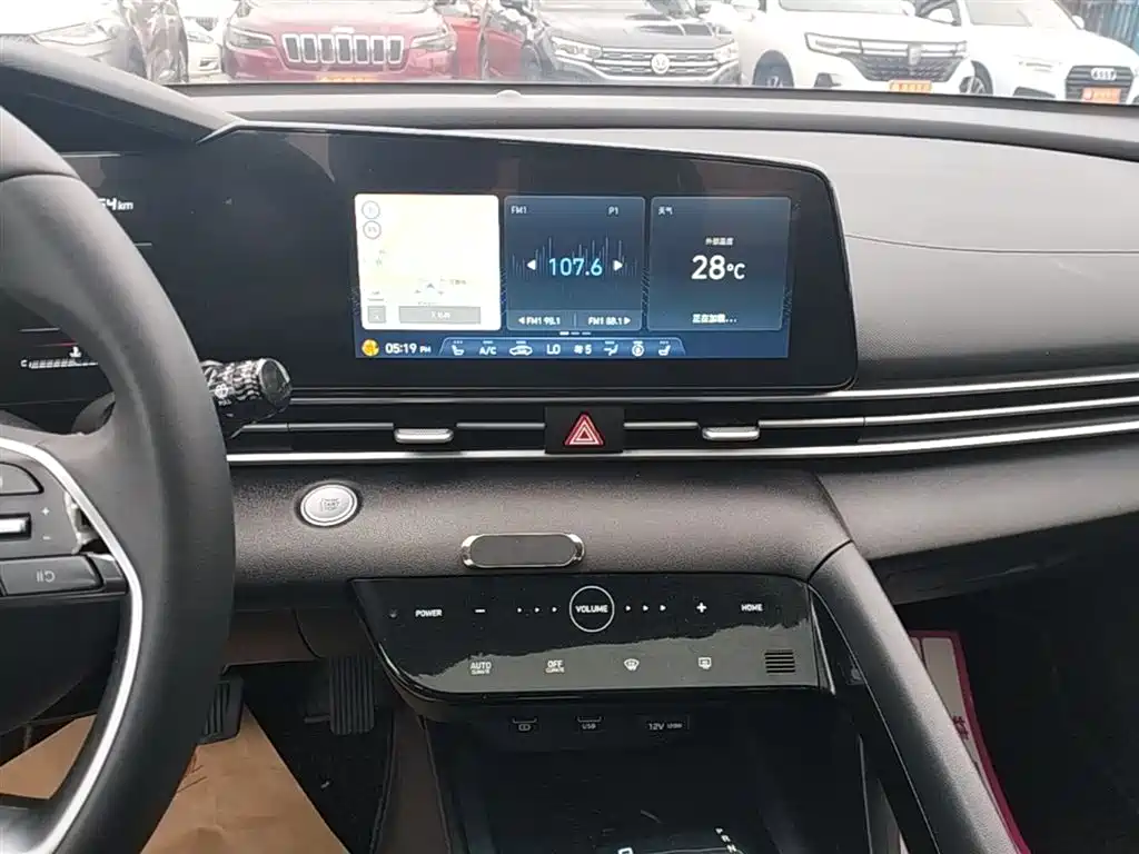 Hyundai Elantra 2022 — фото 13