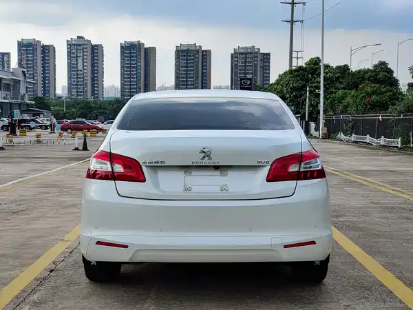 Peugeot 408 2015