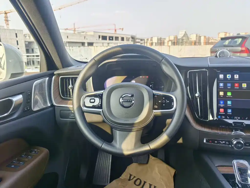 Volvo XC60 PHEV 2024 — фото 12