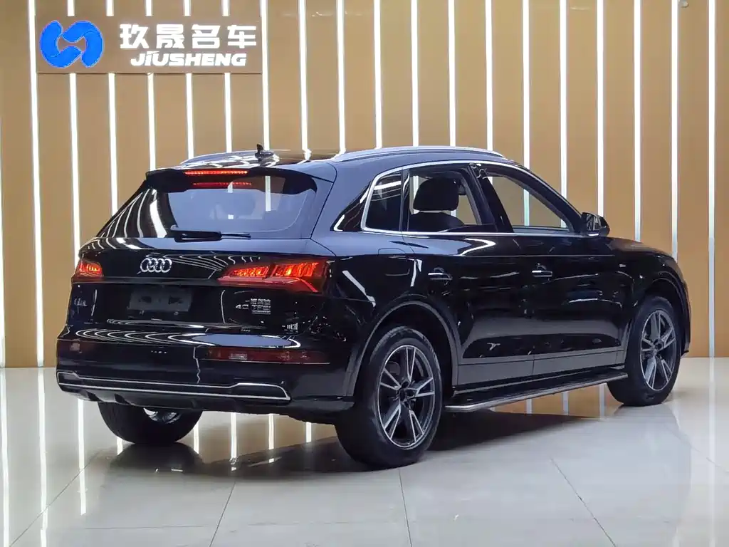 Audi Q5L 2019 — фото 20