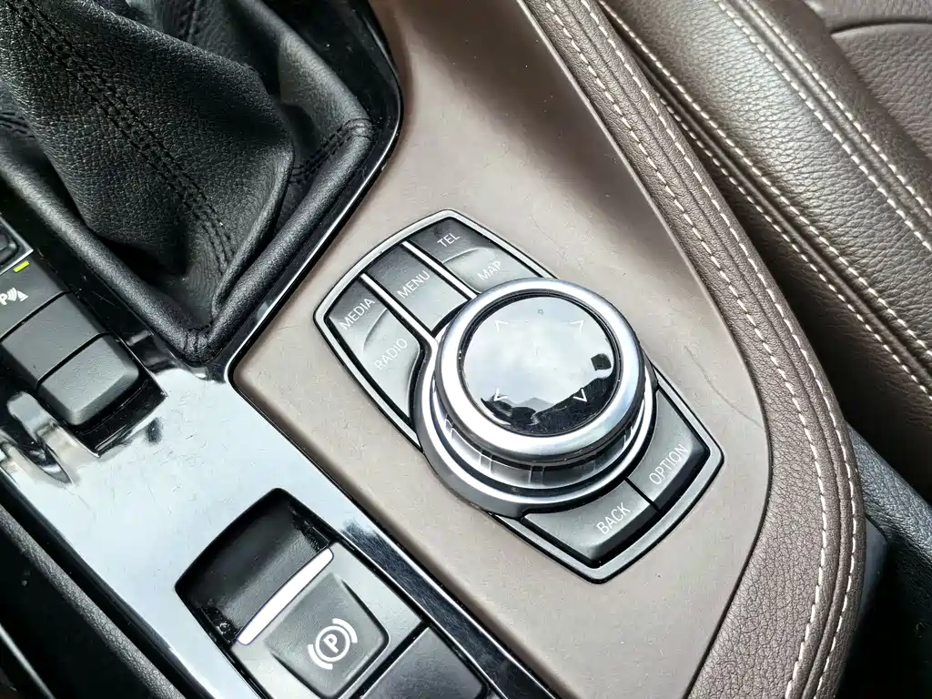 BMW X1 2017 — фото 12