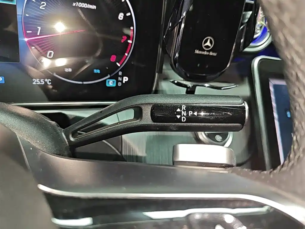 Mercedes-Benz C-Class 2023 — фото 14