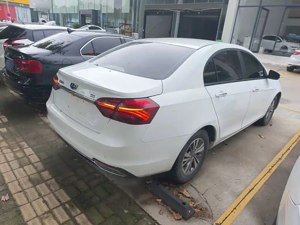 Geely Emgrand 2018