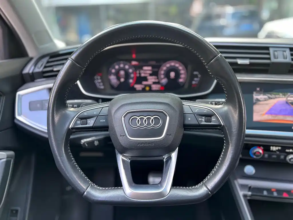 Audi Q3 2020 — фото 12