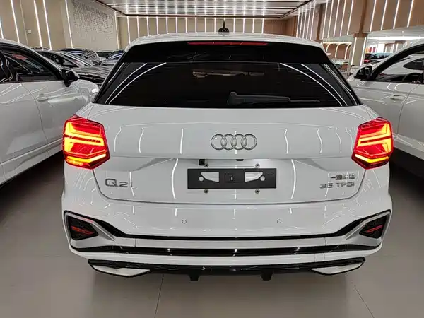 Audi Q2L 2023