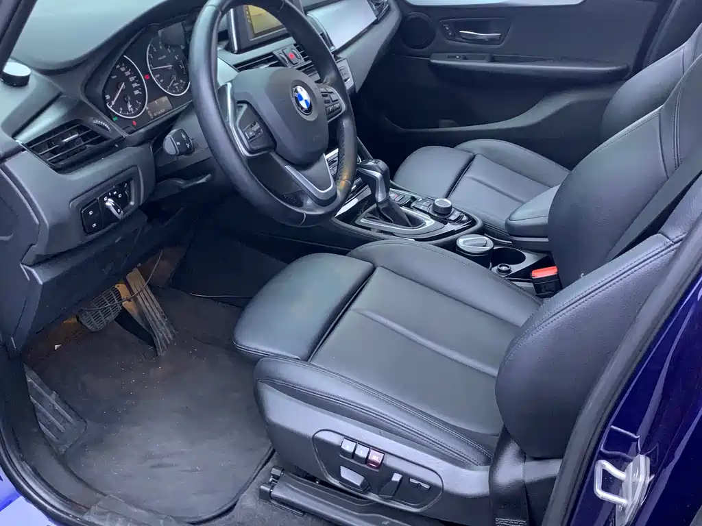 BMW 2 Series Active Tourer 2017 — фото 6