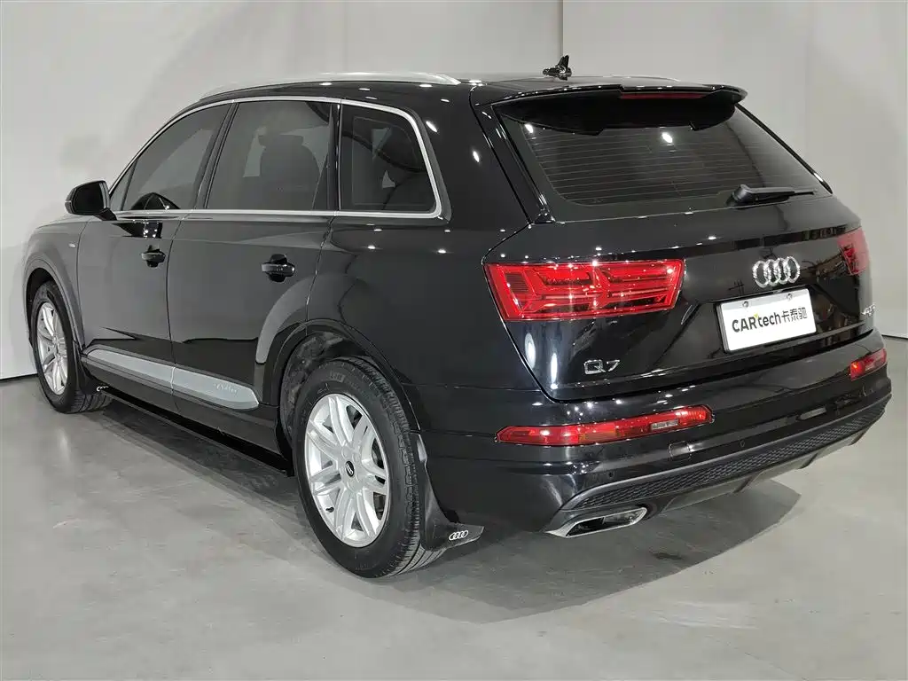 Audi Q7 2019 — фото 17