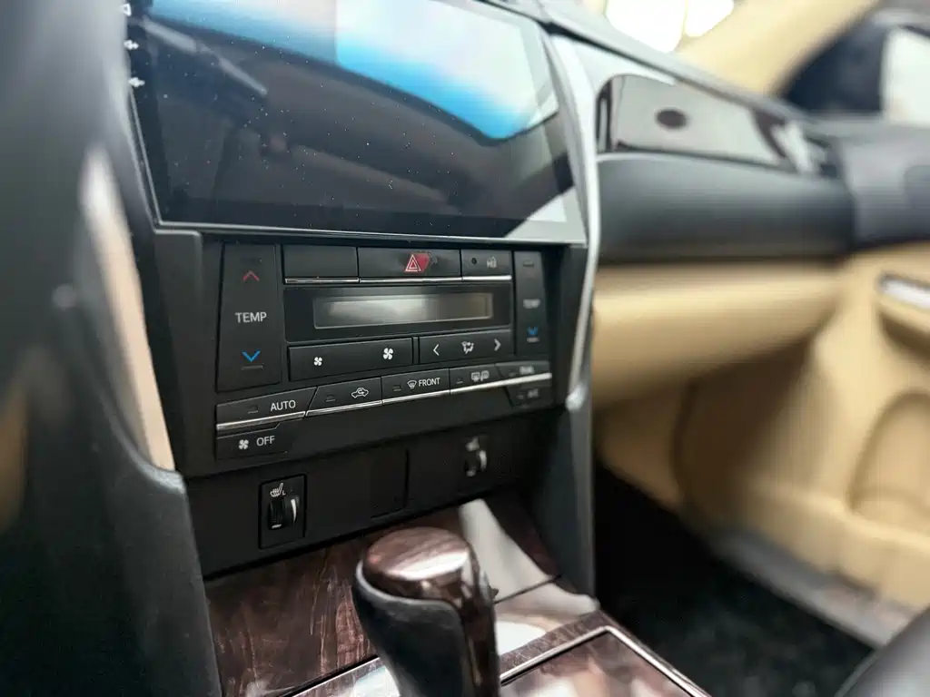 Toyota Camry 2016 — фото 11