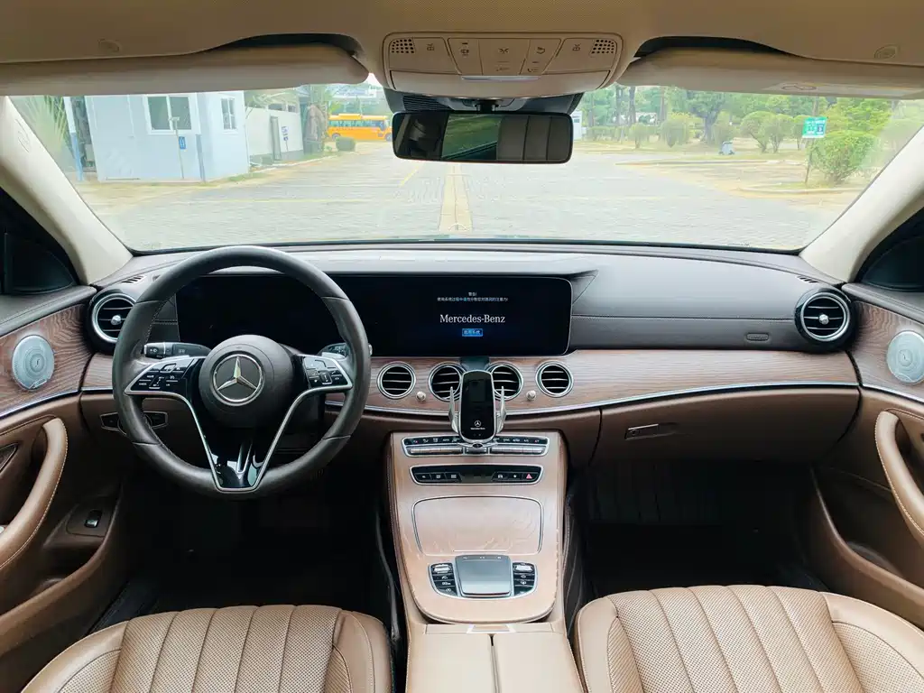 Mercedes-Benz E-Class 2021 — фото 12