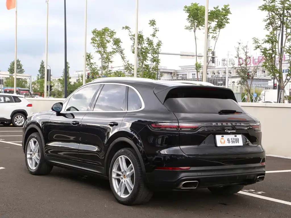 Porsche Cayenne 2019 — фото 22
