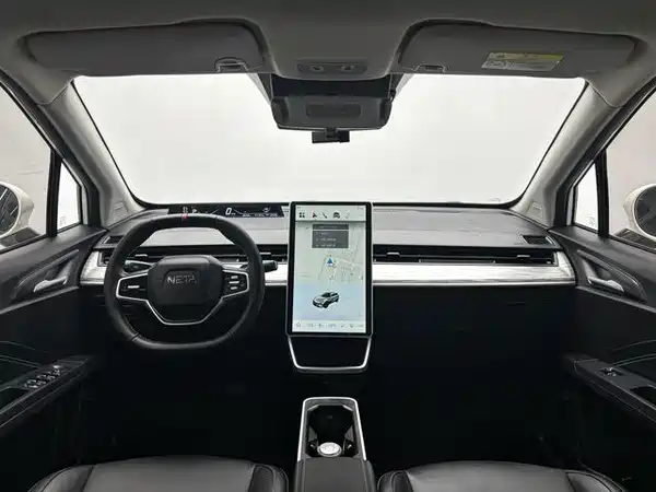 Neta V 2022