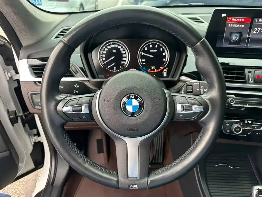 BMW X1 2021 — фото 11