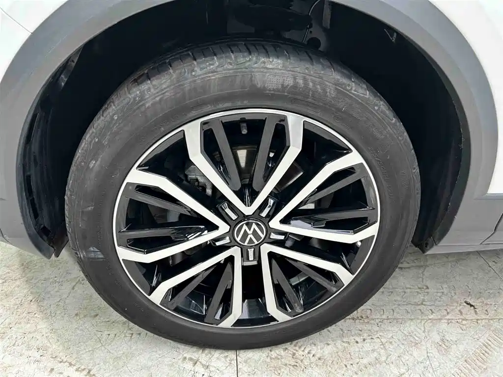 Volkswagen T-Roc 2023 — фото 19