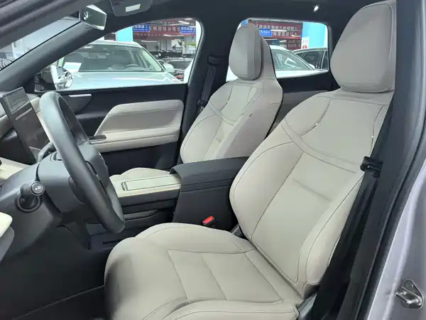 Volvo XC70 Plug-In Hybrid 2025
