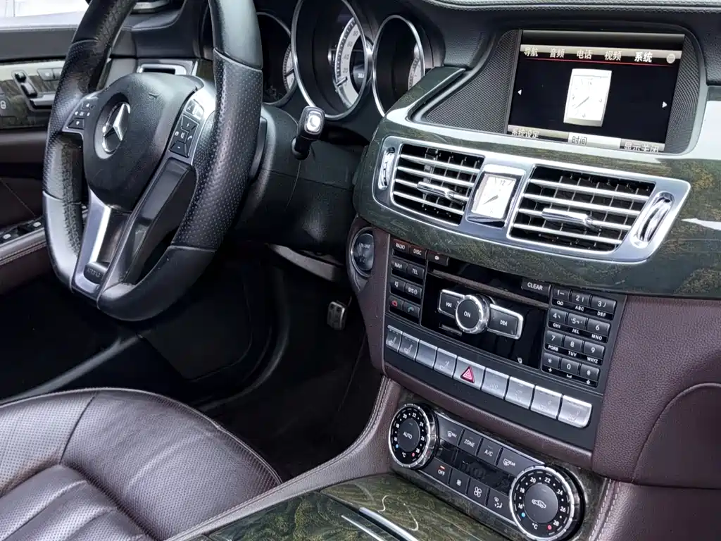Mercedes-Benz CLS 2014 — фото 20