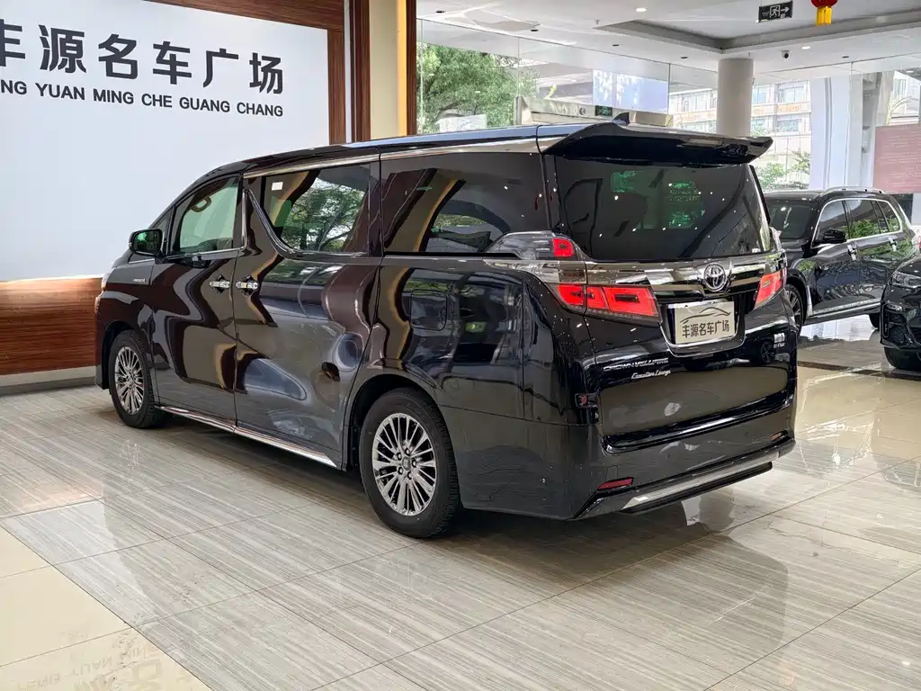 Toyota Vellfire 2022 — фото 27