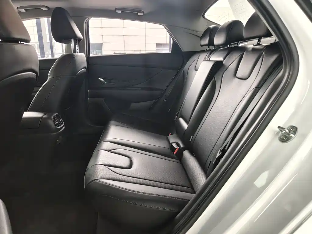Hyundai Elantra 2021