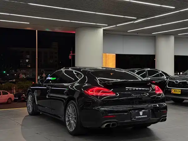 Porsche Panamera 2015